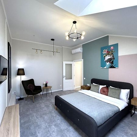 Modern Apartment, 5Mins To Rynok Square Lviv Exterior photo